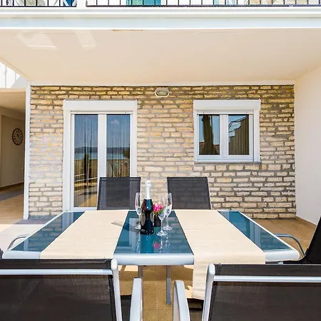Apartment Apartmani Bregovec Maslenica
