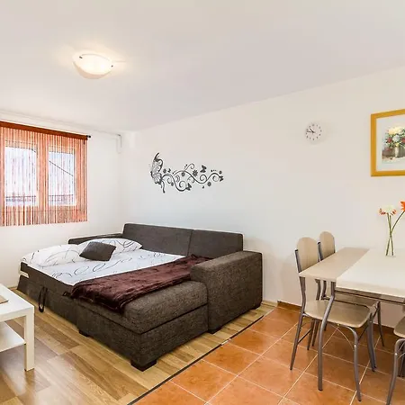 Apartmani Bregovec Maslenica * Maslenica